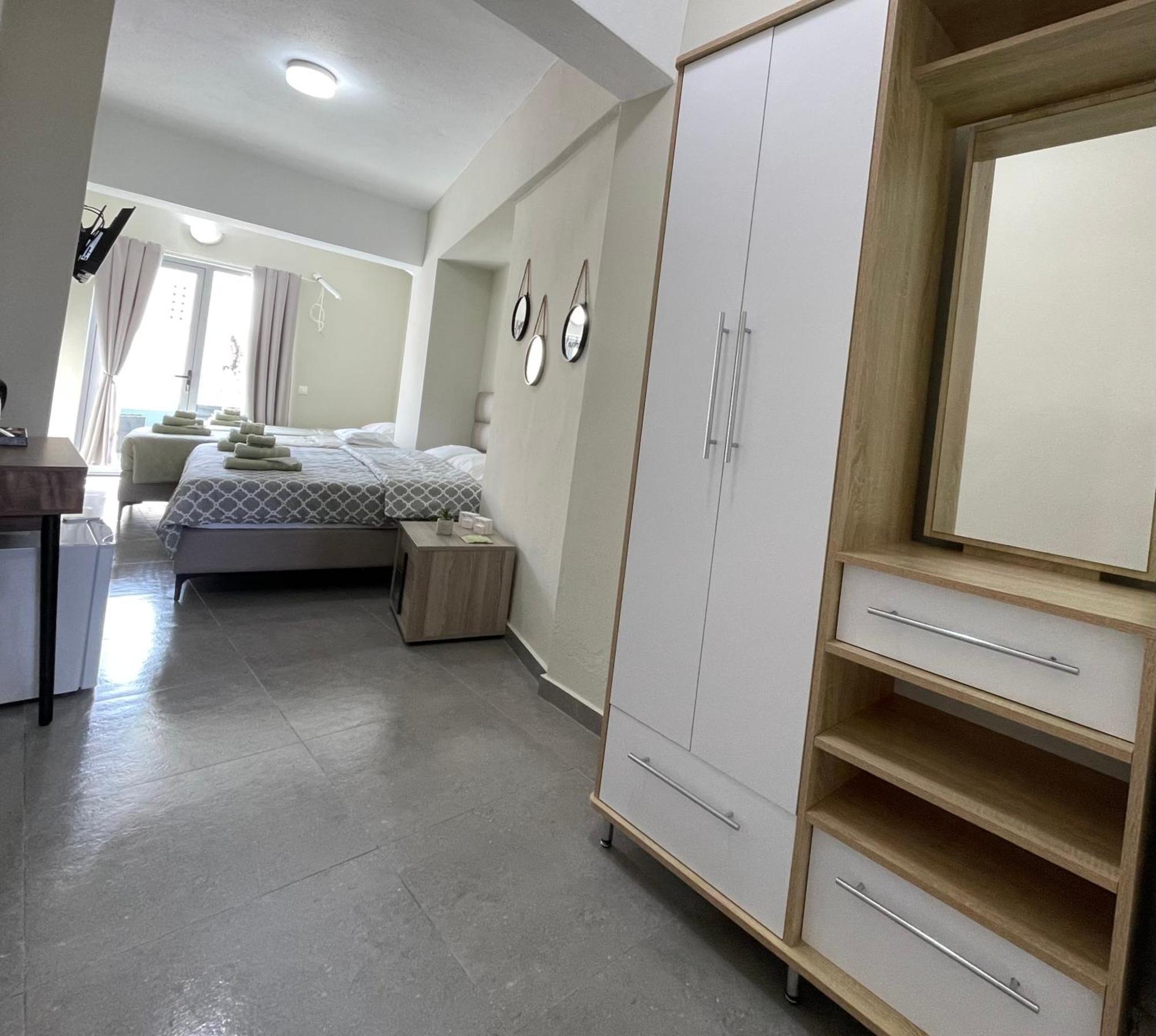 Sea Side Apartament *